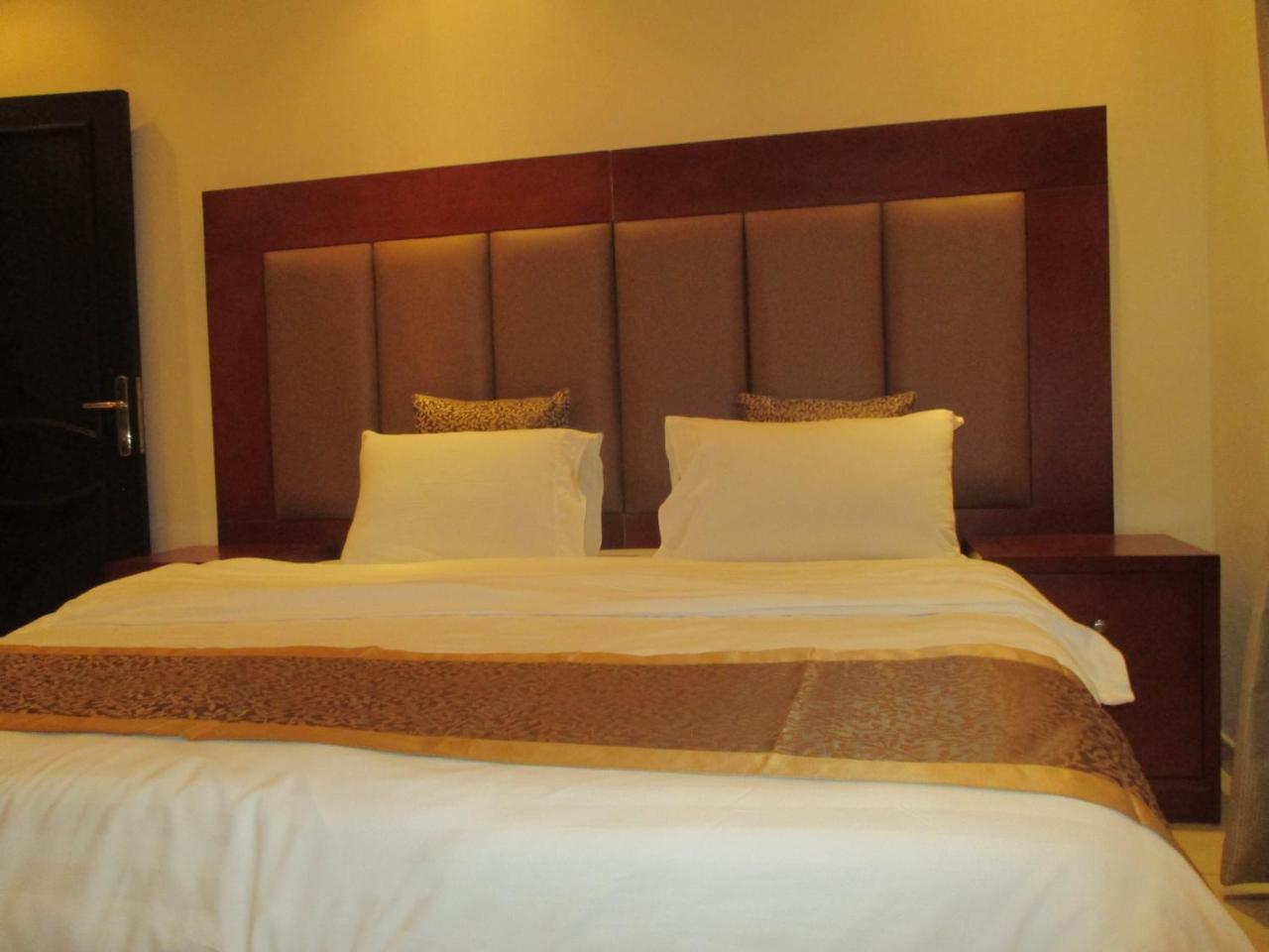 Leen Serviced Apartments Джеда Екстериор снимка